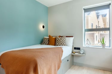 1 bed studio, Harvest Road, Englefield Green, Egham, TW200QR - Image 1